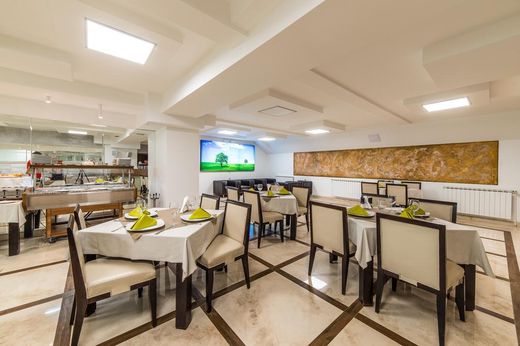 Hotel Opal Cluj-Napoca Esterno foto