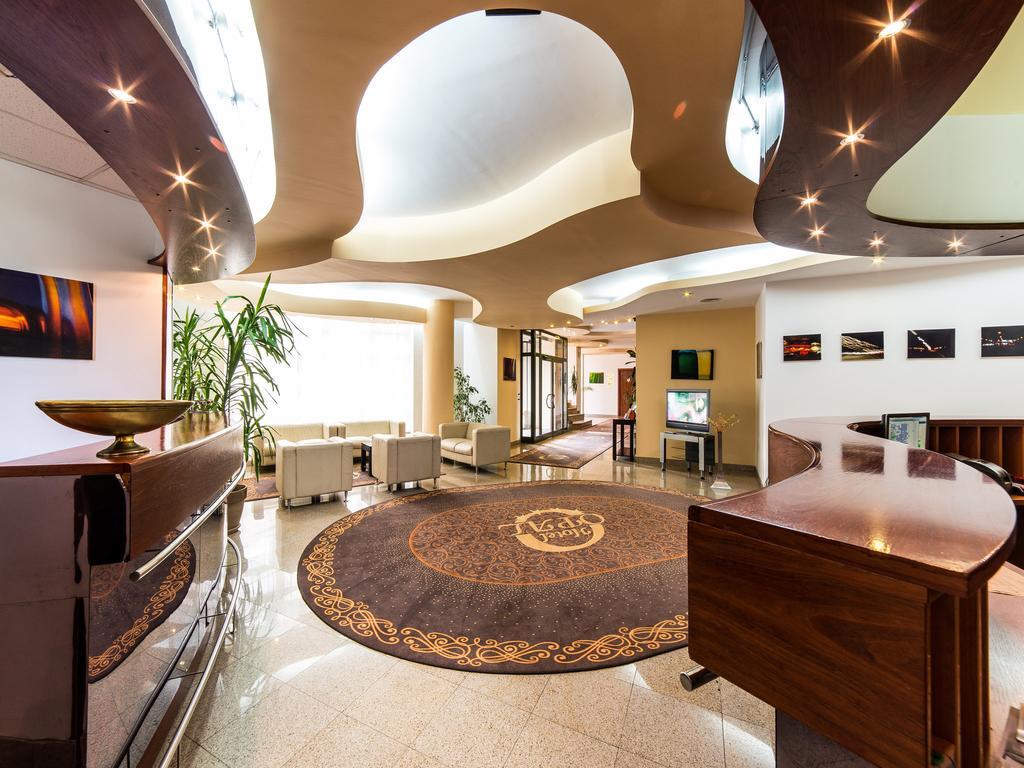Hotel Opal Cluj-Napoca Esterno foto